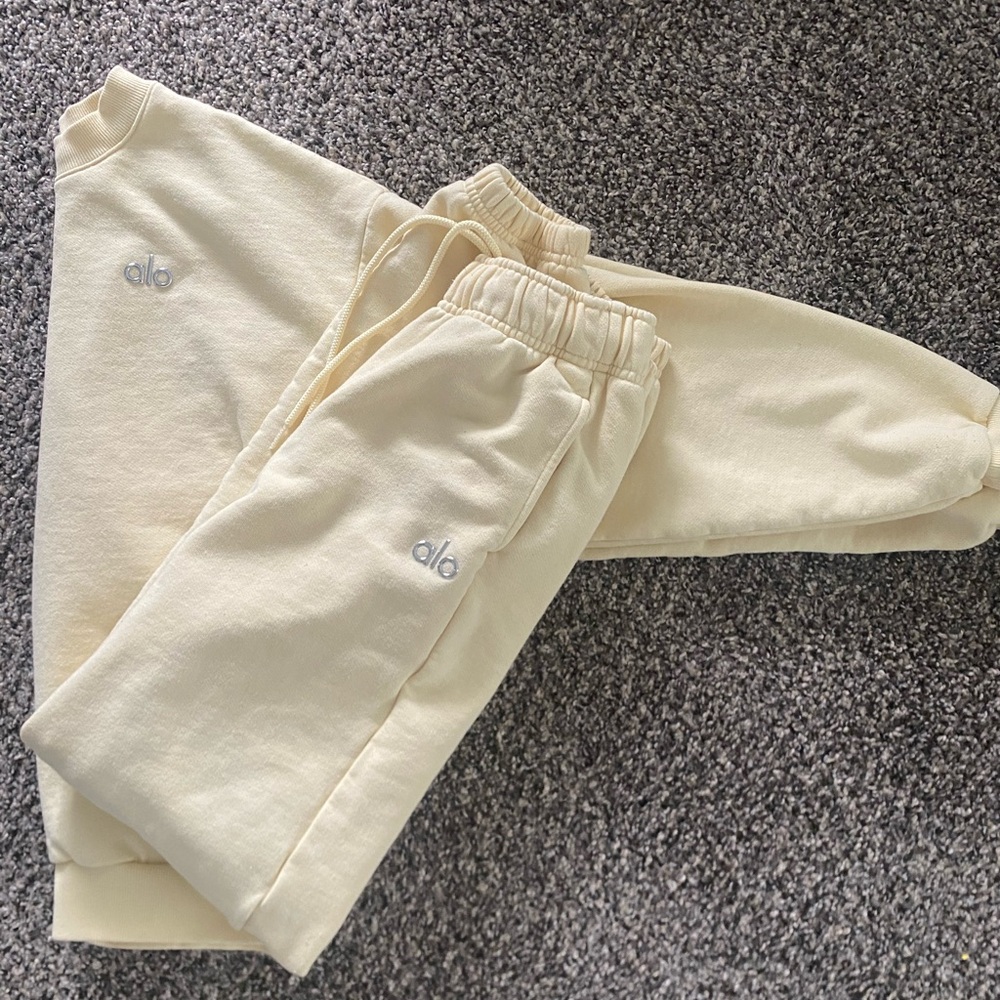 Alo yellow sweats sz xs used condition